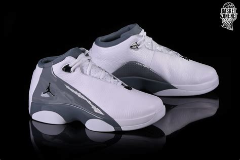 NIKE AIR JORDAN JUMPMAN TEAM FLOW RETRO WHITE COOL GREY per €132,50 | Basketzone.net