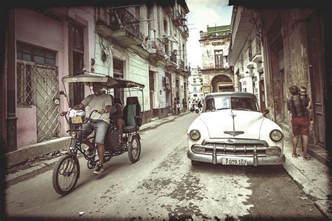 How to Make a Vintage Effect in Photoshop (Step by Step)