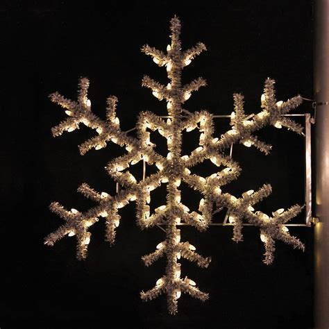 Holiday Lighting Specialists 5-ft Garland Snowflake Pole Decoration Outdoor Christmas Decoration ...