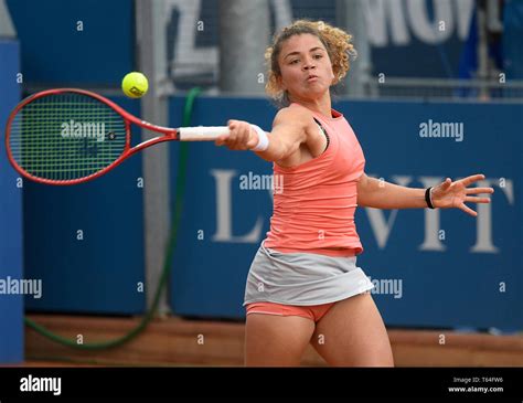 Paolini Tennis : Kasatkina Exits Prague To Paolini Under Injury Cloud ...