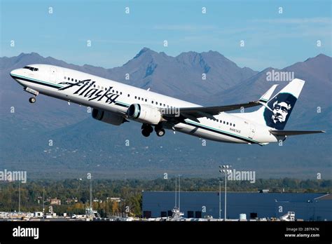 Alaska airlines old livery hi-res stock photography and images - Alamy