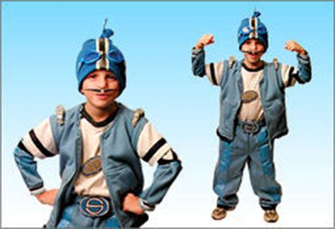 Welcome to Lazytown: How to Make a Sportacus Costume