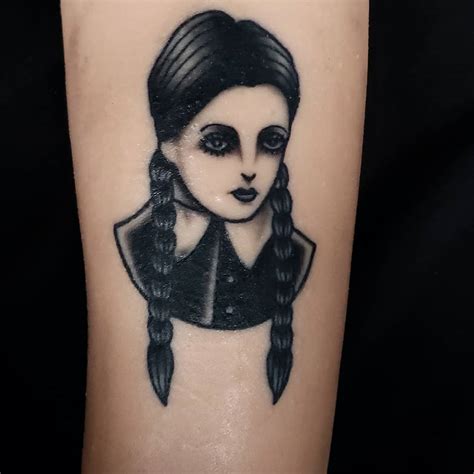 Traditional Wednesday Addams Tattoo by @snakesanddaggers on IG : r/traditionaltattoos