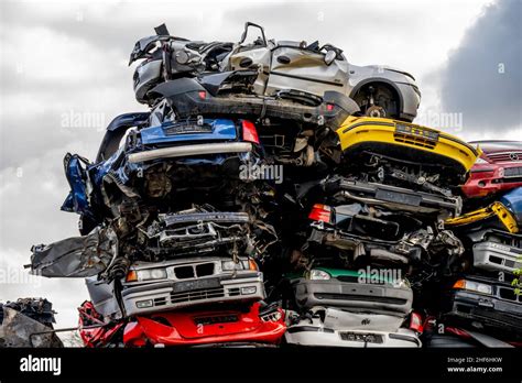 Junkyard, junk cars, stacked Stock Photo - Alamy