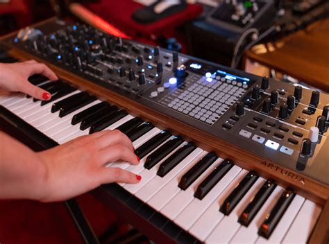 Synth vs Keyboard: Compare and Decide!