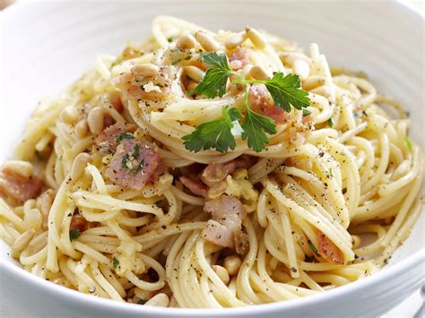 traditional carbonara sauce