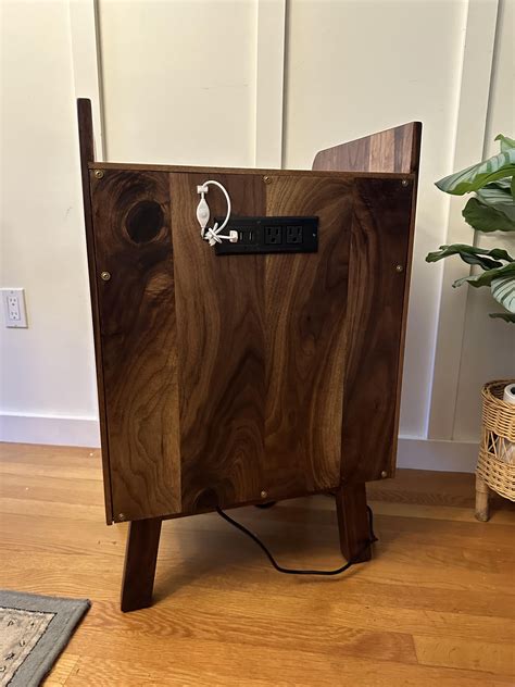 Walnut Headphone Stand : r/woodworking