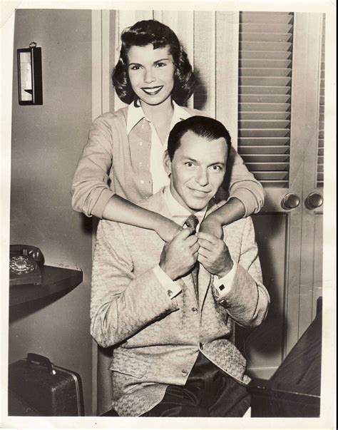 File:Frank and Nancy Sinatra in 1957.jpg - Wikimedia Commons