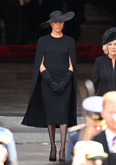 16 best black funeral dresses & and the funeral style etiquette to ...