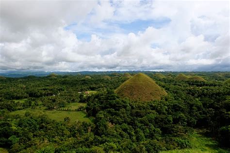 Bohol tour - Chocolate Hills | Christine Loves to Travel