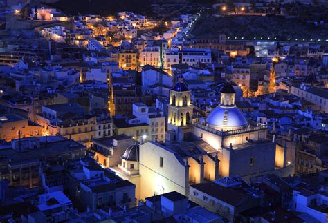 Discover the beautiful winding streets of Alicante Old Town | KAYAK