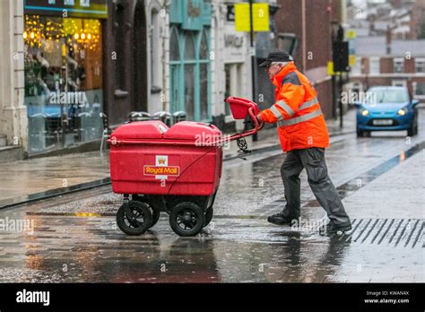 Preston, Lancashire UK. UK Weather. 2nd January 2017. Heavy rain in the ...