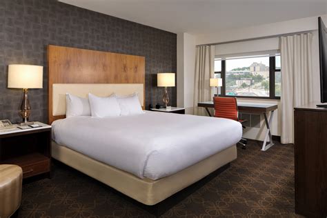 DoubleTree by Hilton Hotel & Suites Pittsburgh Downtown Photo Gallery