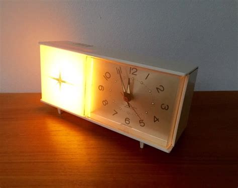 white vintage flashing light alarm clock: Westclox electric