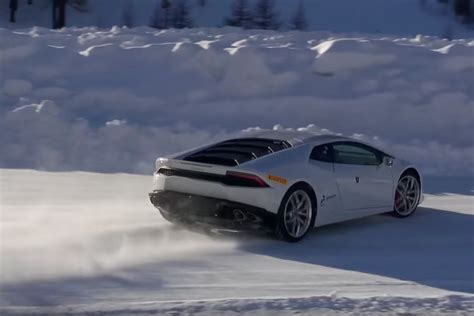 Video: Lamborghini Huracans Drifting On The Snow!