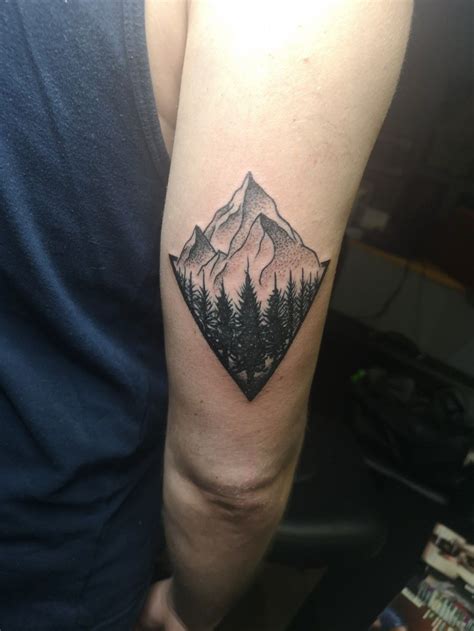 Details more than 68 mountain shoulder tattoo best - in.cdgdbentre