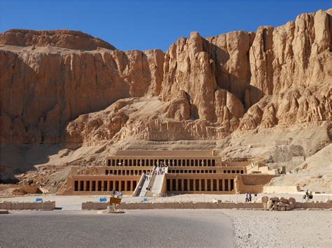 Famous Historic Buildings & Archaeological Sites in Egypt - Pyramids ...