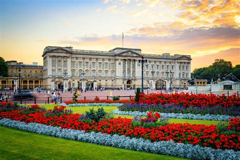 Buckingham Palace | London, England | Sights - Lonely Planet