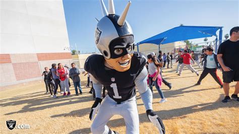 Raider Rusher – The Las Vegas Raiders Mascot Unveiled - The Stadiums Guide