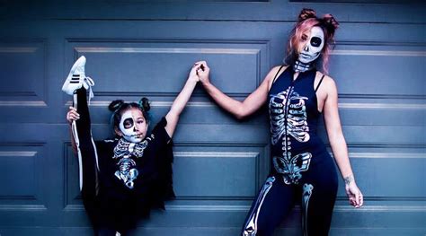 20 Mommy-Daughter Halloween Costume Ideas | CafeMom.com