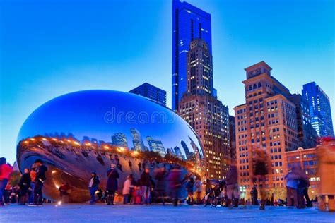 The Chicago Bean at Night, Millennium Park, Chicago Illinois, USA Editorial Photo - Image of ...