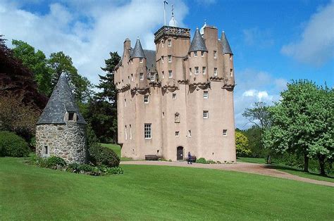 Craigievar castle | Castle, Scottish castles, Scotland highlands