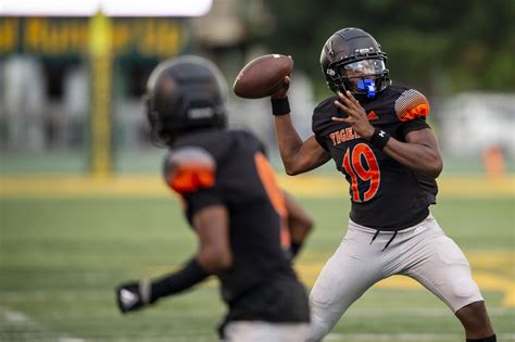 Bryce Underwood’s hot start propels Belleville to 41-10 victory over Novi - mlive.com