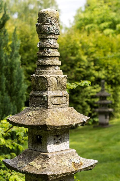 Japanese Garden Ideas (UK) For a Zen Outdoor Space