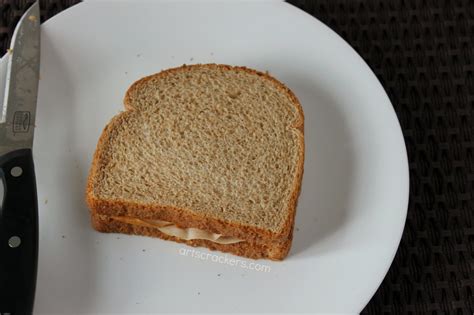 Turkey-Shaped Turkey Sandwich Lunch Idea