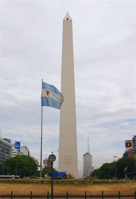 Historia y Complementos: el obelisco de buenos aires