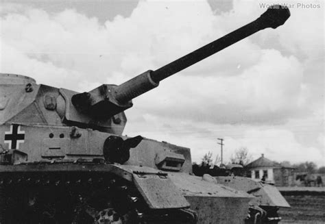 Panzer IV Ausf F2 - front | World War Photos