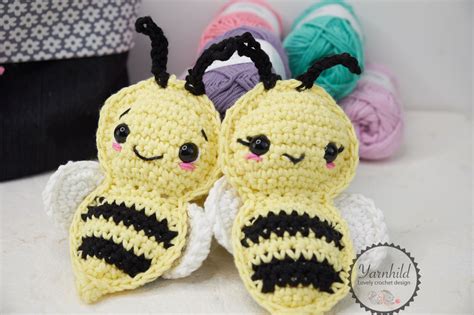 Crochet bee pattern — Free written pattern and video tutorial