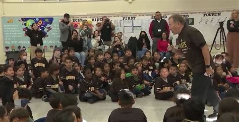 Padres help give new bikes to students at Balboa Elementary School in ...