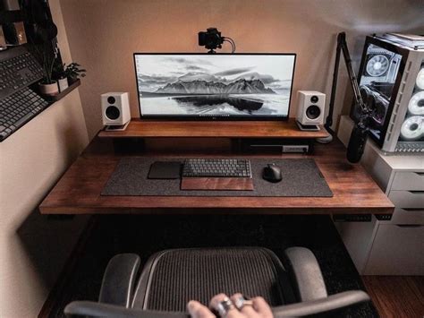 Desk Setup Archives - Designersworkspace | Desk setup, Computer desk ...