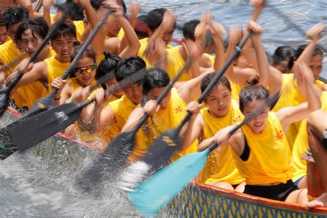 Chinese take to the seas in annual dragon boat races