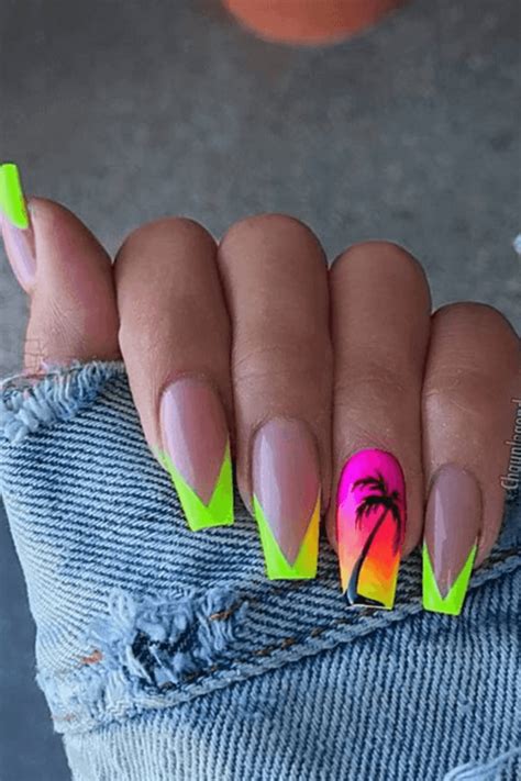 40+ Fun Bright Summer Acrylic Nails Designs You'll Want to Wear in 2022 ...