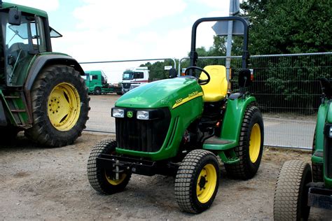 Deere 3320: Specs, Engine, Transmission, Dimensions