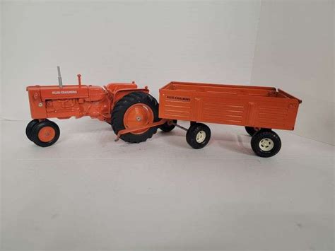 Allis-Chalmers Model D17 Tractor w/Wagon - Delaware Auction Center