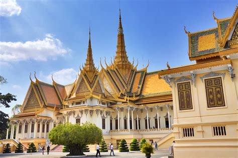 What to See in Phnom Penh, Cambodia - Chaos and Perfection — Adventurous Travels | Adventure ...