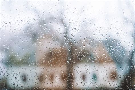 5 Reasons You Have Window Condensation And How To Solve It | Moyes Glass