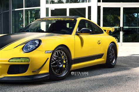 Porsche 911 GT3 with Strasse Wheels