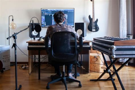 The 10 Best Music Studio Chairs (2023) - Musician Wave