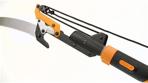 How to use the Fiskars® Power-Lever® Extendable Pole Saw & Pruner (7 ...