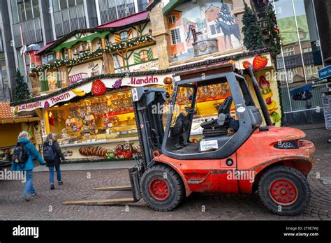 Bremen, Germany. 22nd Nov, 2023. The Christmas market is set up in ...