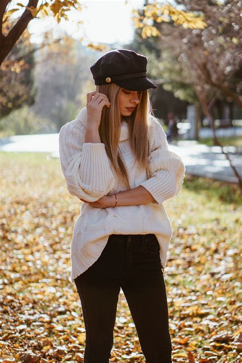 Baker boy hat and an over sized sweater - fall outfit - Pink WishPink Wish