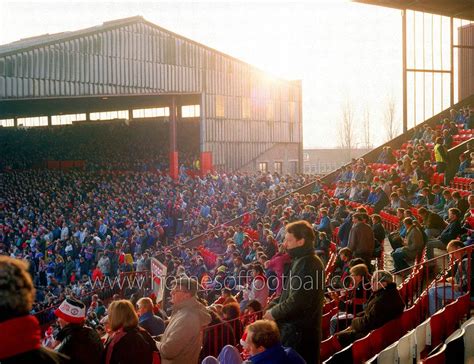 Manchester United FC - The Stretford End: The Stretford End in 1990?