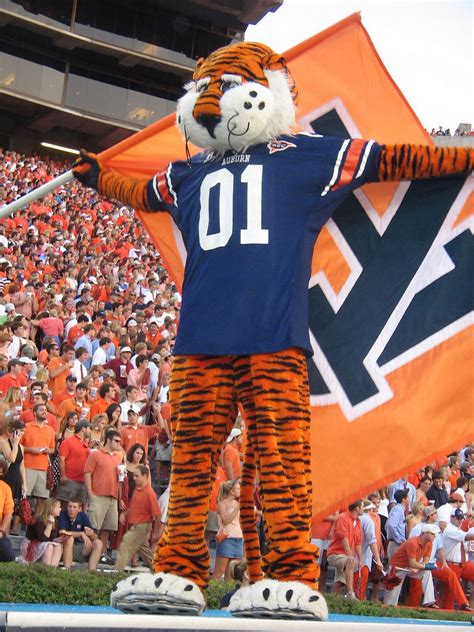 Aubie | Auburn University's mascot, Aubie, will compete thro… | Flickr