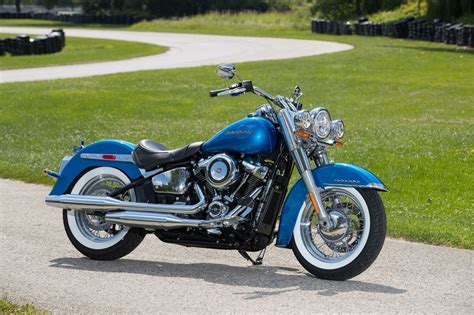 Review of Harley-Davidson Softail Deluxe 2018: pictures, live photos ...