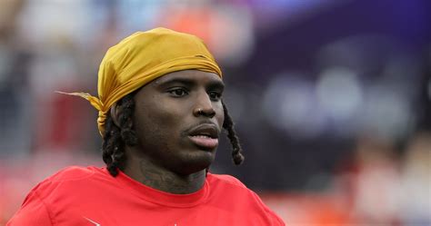 Chiefs' L'Jarius Sneed Calls out Dolphins' Tyreek Hill for 'Talking a ...