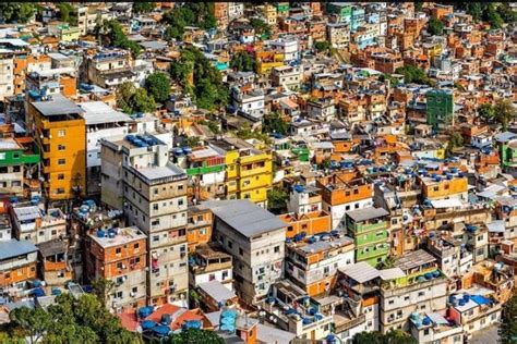 Favela Tour- A walk inside the biggest Favela in Latin America – Brazil Expedition